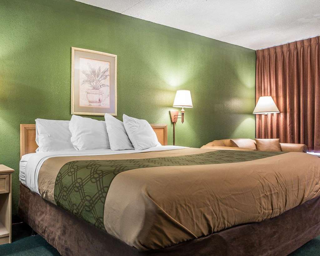 Econo-Lodge Of Conway Room photo