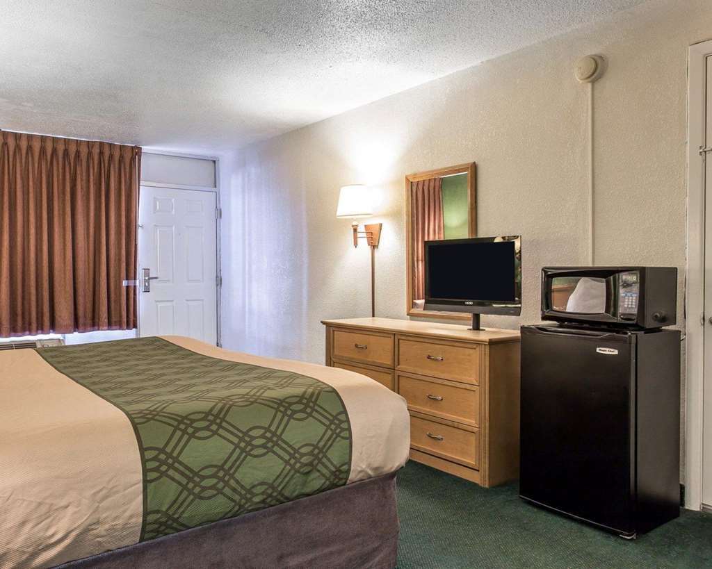 Econo-Lodge Of Conway Room photo