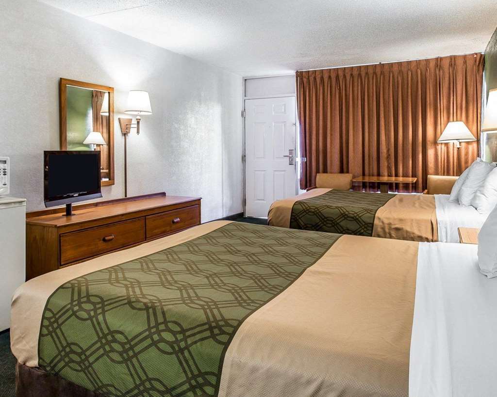 Econo-Lodge Of Conway Room photo