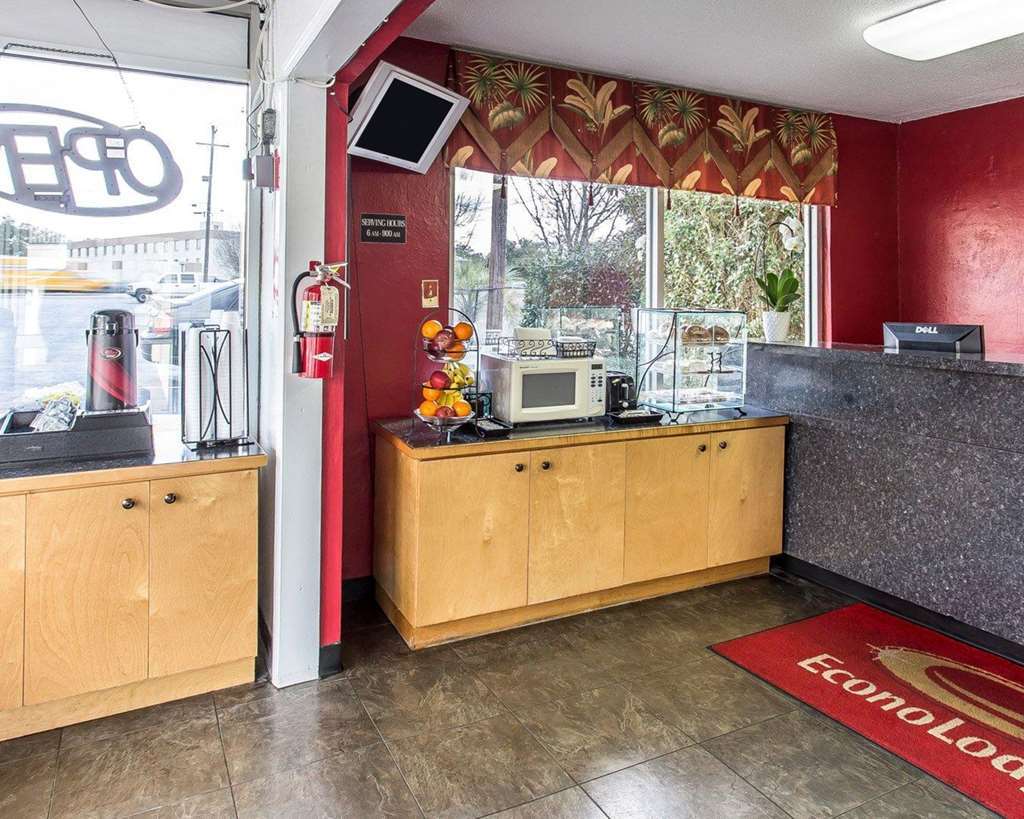 Econo-Lodge Of Conway Restaurant photo
