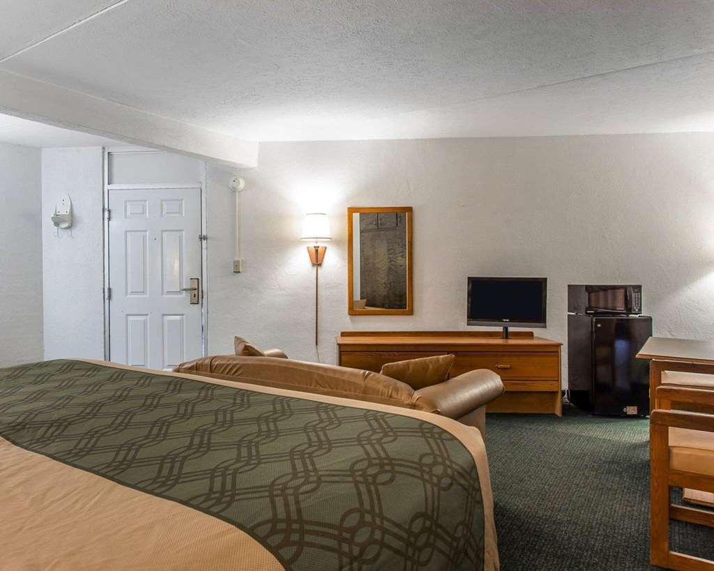 Econo-Lodge Of Conway Room photo